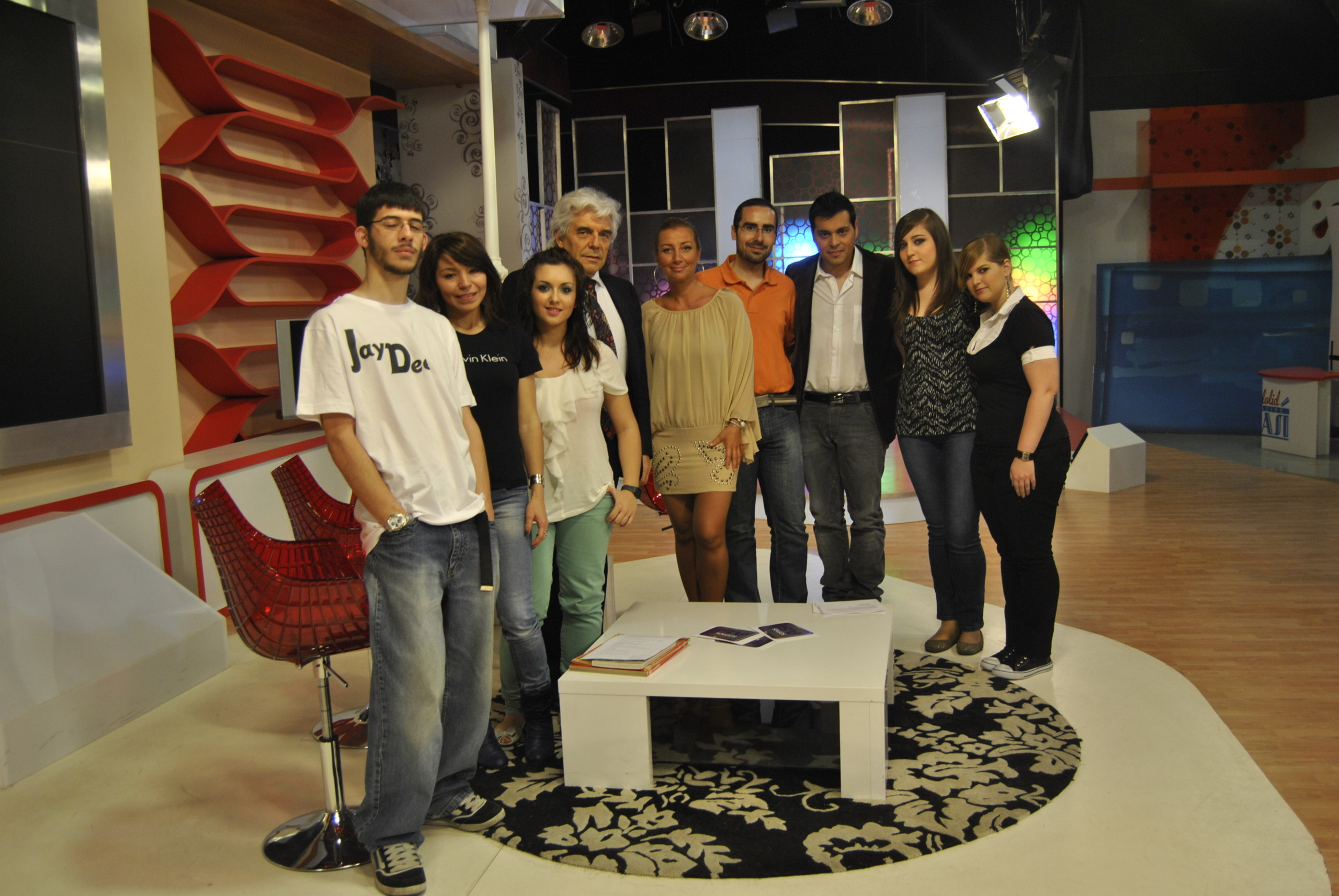 Visita de los alumnos de Diseño al programa Somos Así de TVCyL